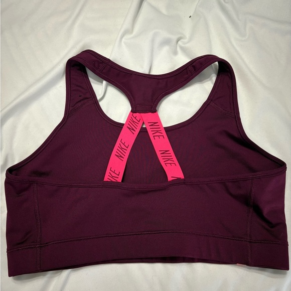 Nike XL Sports Bra Racerback Design - Picture 2 of 3